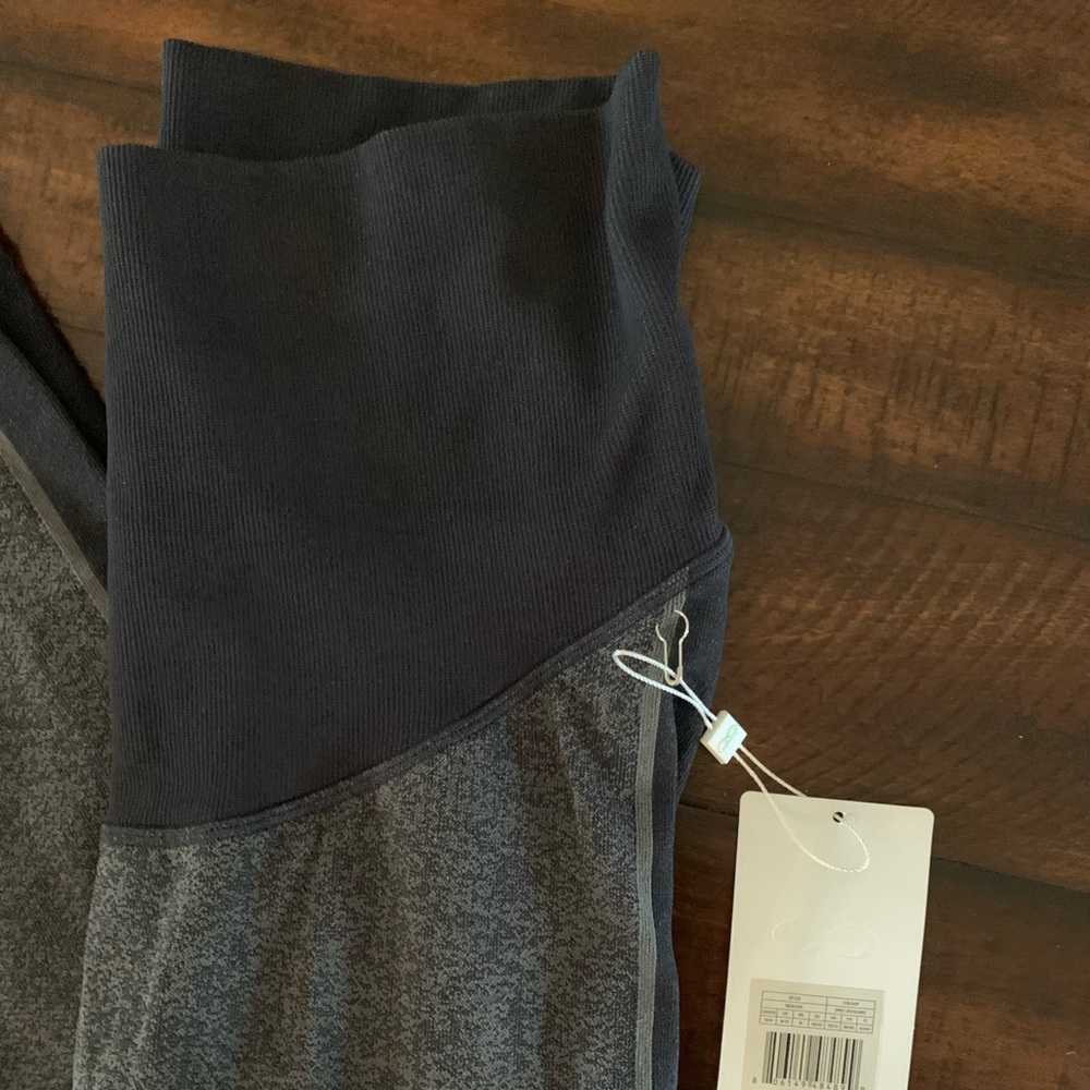 ⭐️Host Pick⭐️ NWT Modern Eternity Leggings - Picture 2 of 5